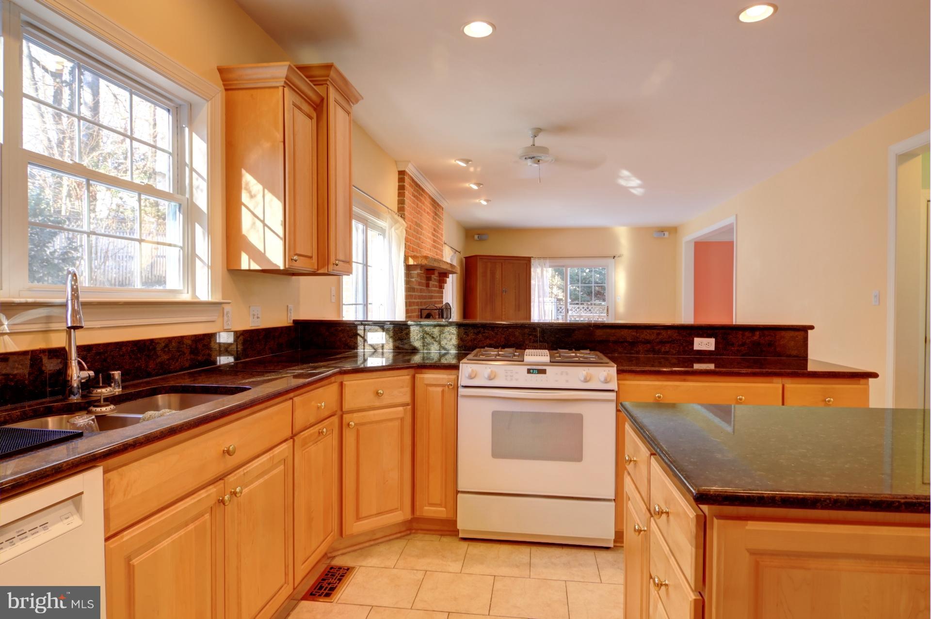 2700 Ogleton Road Annapolis, MD 21403 - Photo 17 of 30 Kitchen