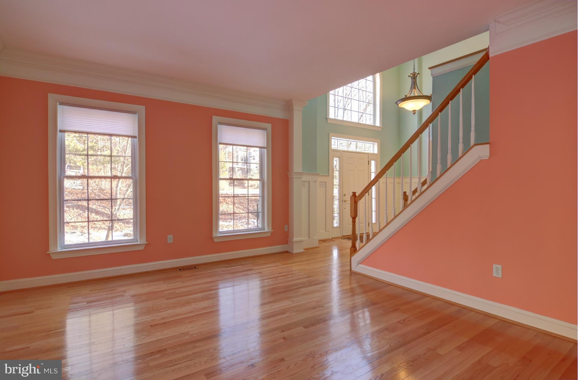2700 Ogleton Road Annapolis, MD 21403 - Photo 9 of 30 Living Room