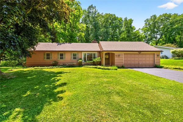 $275,000 | 25 Little Brook Drive, Perinton, NY 14534