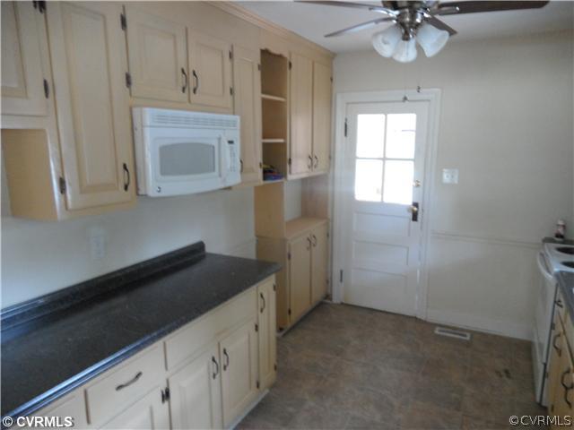 8321 Elkhardt Road North Chesterfield, VA 23235 - Photo 5 of 13 Gallery Image 5