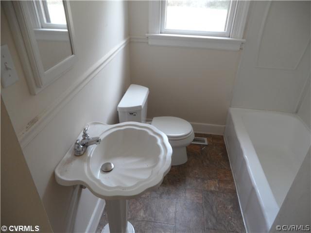 8321 Elkhardt Road North Chesterfield, VA 23235 - Photo 10 of 13 Gallery Image 10