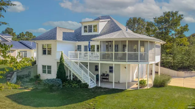 $585,000 | 1375 West 610 North, Howe, IN 46746