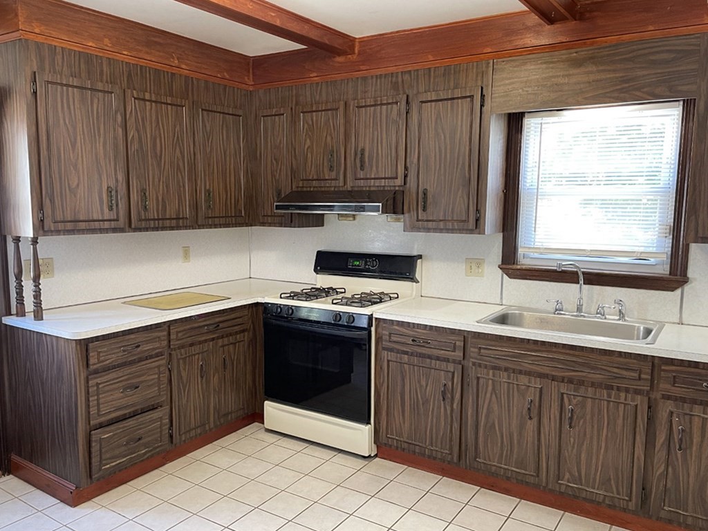 29 Buckingham Road Quincy, MA 02170 - Photo 11 of 22 Gallery Image 11