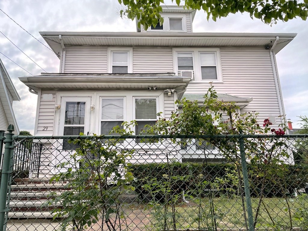 29 Buckingham Road Quincy, MA 02170 - Photo 3 of 22 Gallery Image 3