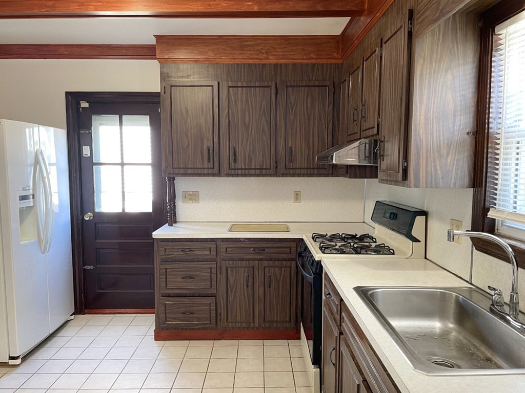 29 Buckingham Road Quincy, MA 02170 - Photo 10 of 22 Gallery Image 10