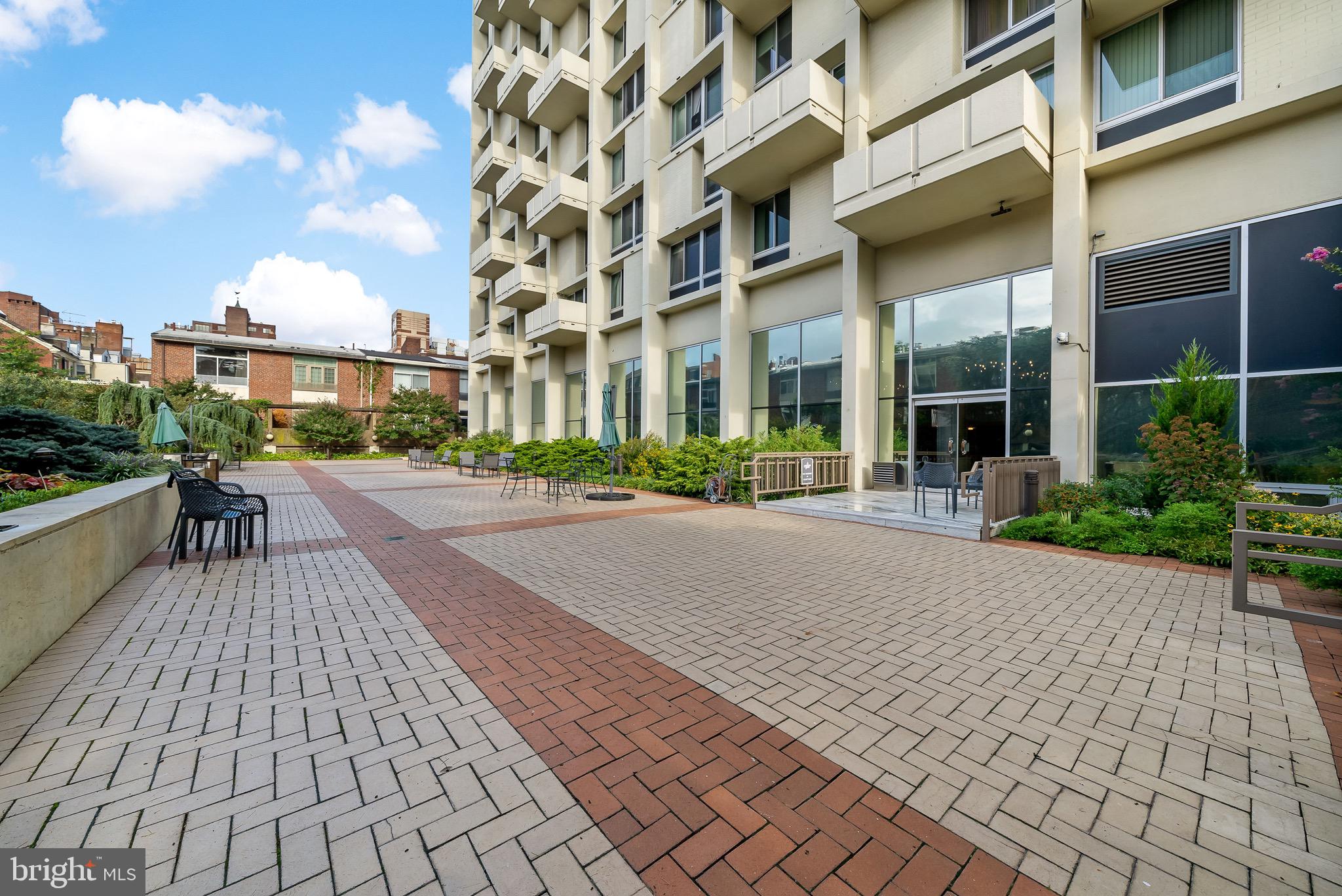 604 South Washington Square, Unit 1015 Philadelphia, PA 19106 - Photo 22 of 24 a building exterior with brick walls