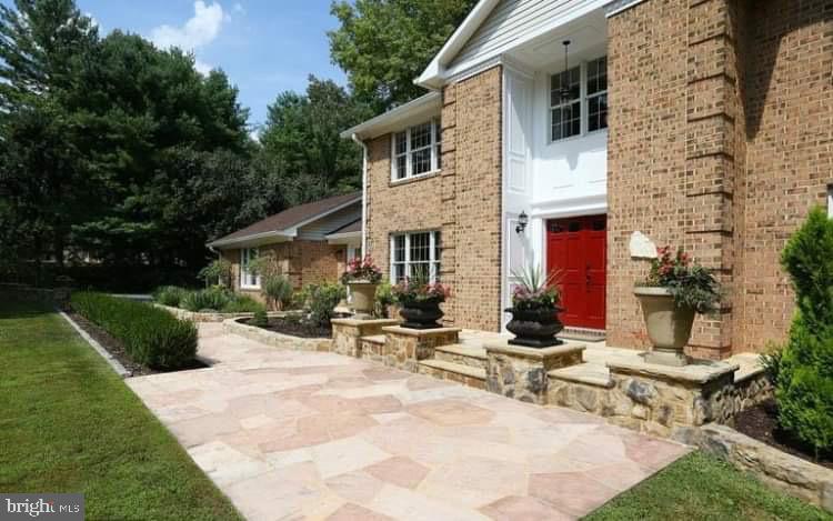 13521 Esworthy Road Darnestown, MD 20874 - Photo 2 of 34 Gallery Image 2