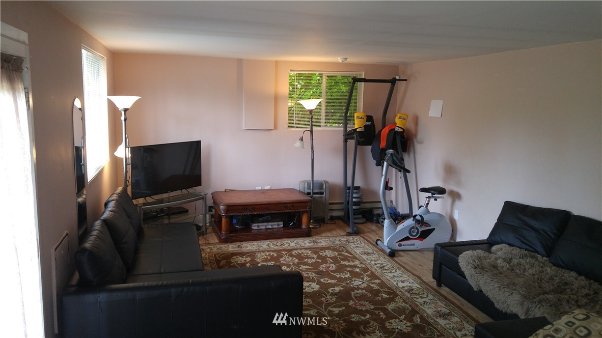 11054 Southeast 181st Street Renton, WA 98055 - Photo 7 of 16 Gallery Image 7