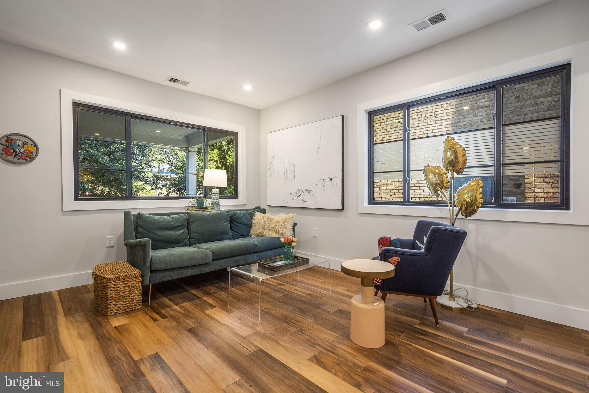 5608 39th Street Northwest Washington, DC 20015 - Photo 16 of 41 Living area