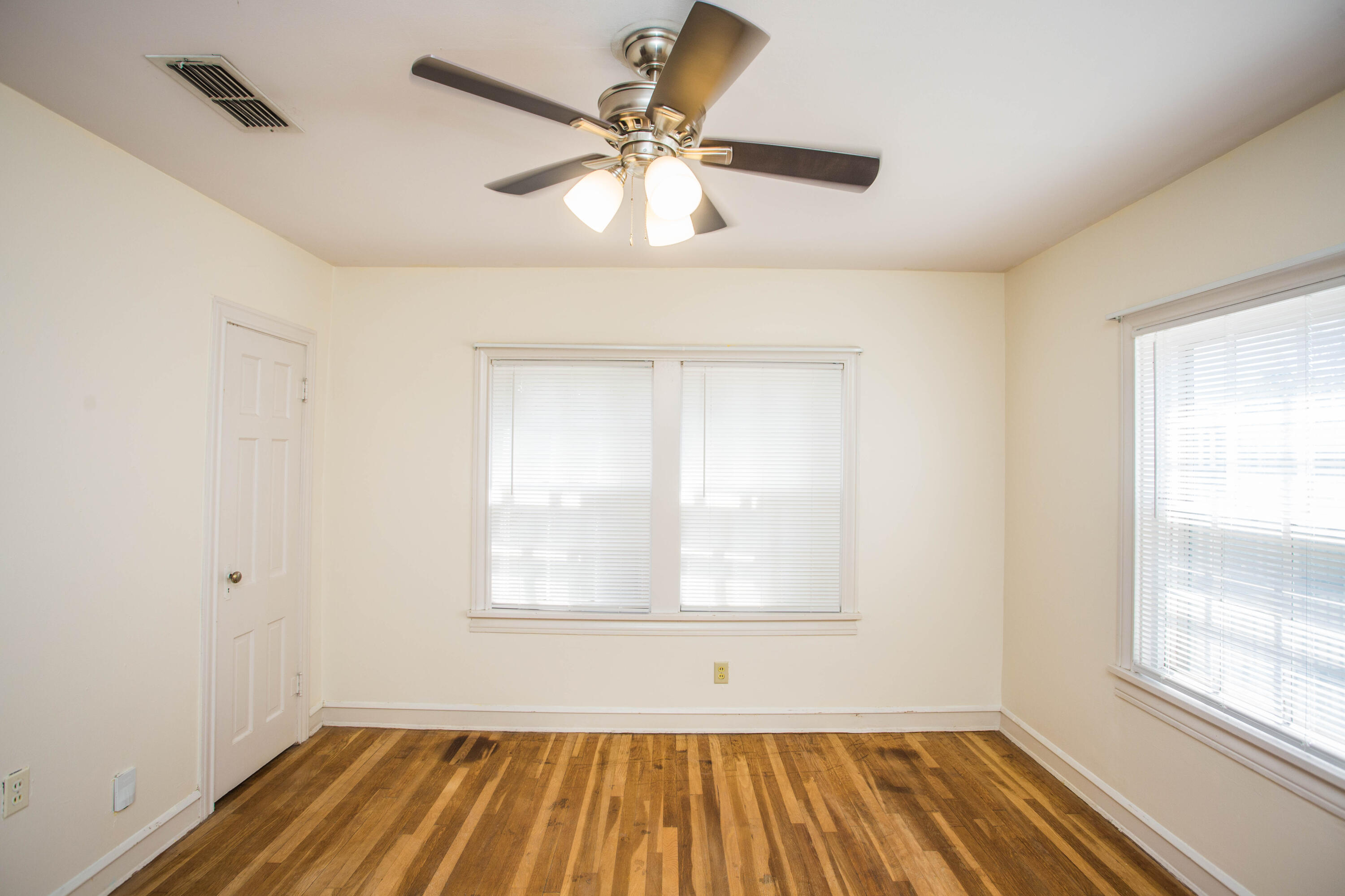 2507 26th Street, Unit FRONT Lubbock, TX 79410 - Photo 17 of 26 5V2A1001