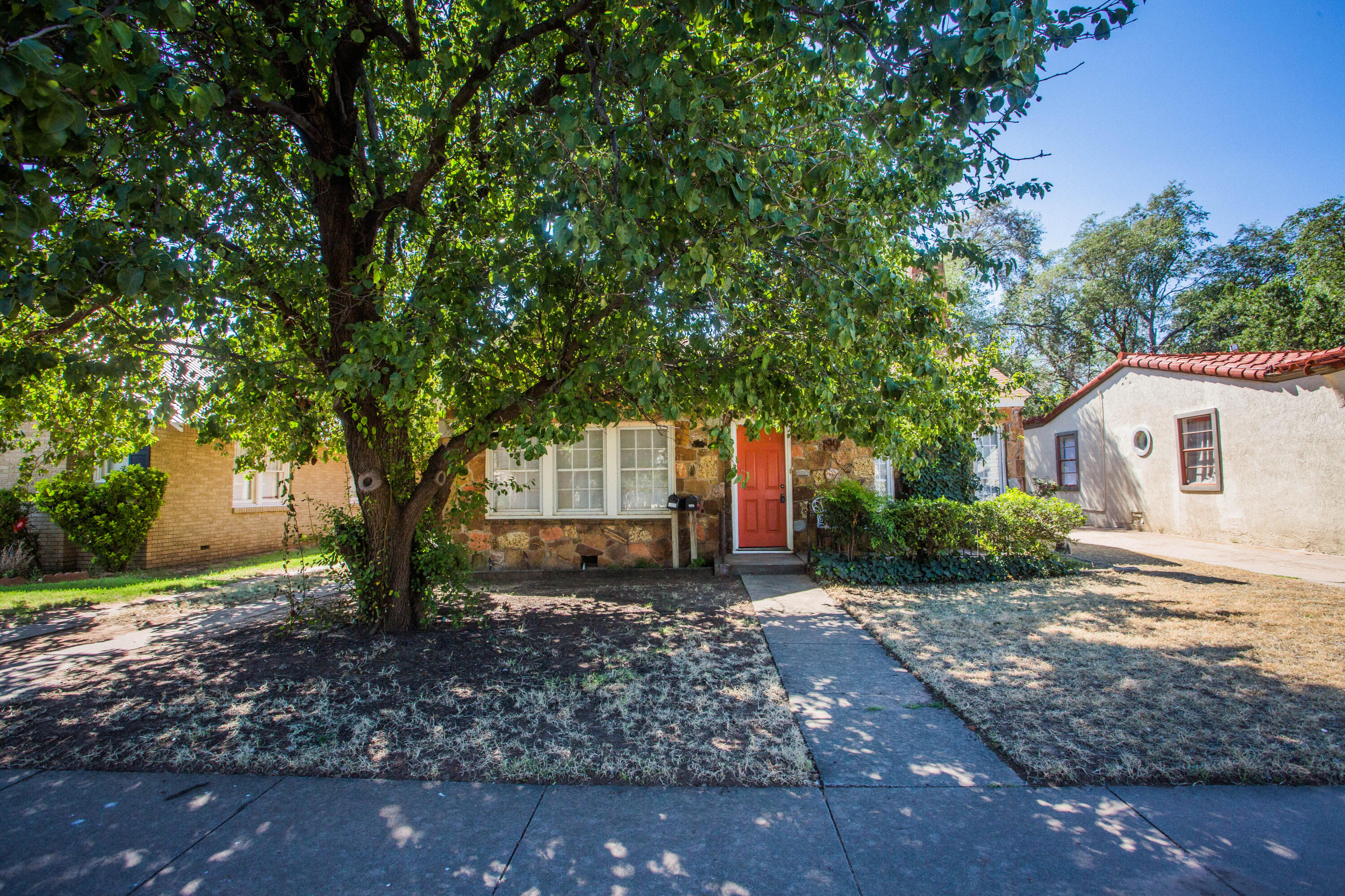 2507 26th Street, Unit FRONT Lubbock, TX 79410 - Photo 2 of 26 5V2A0987