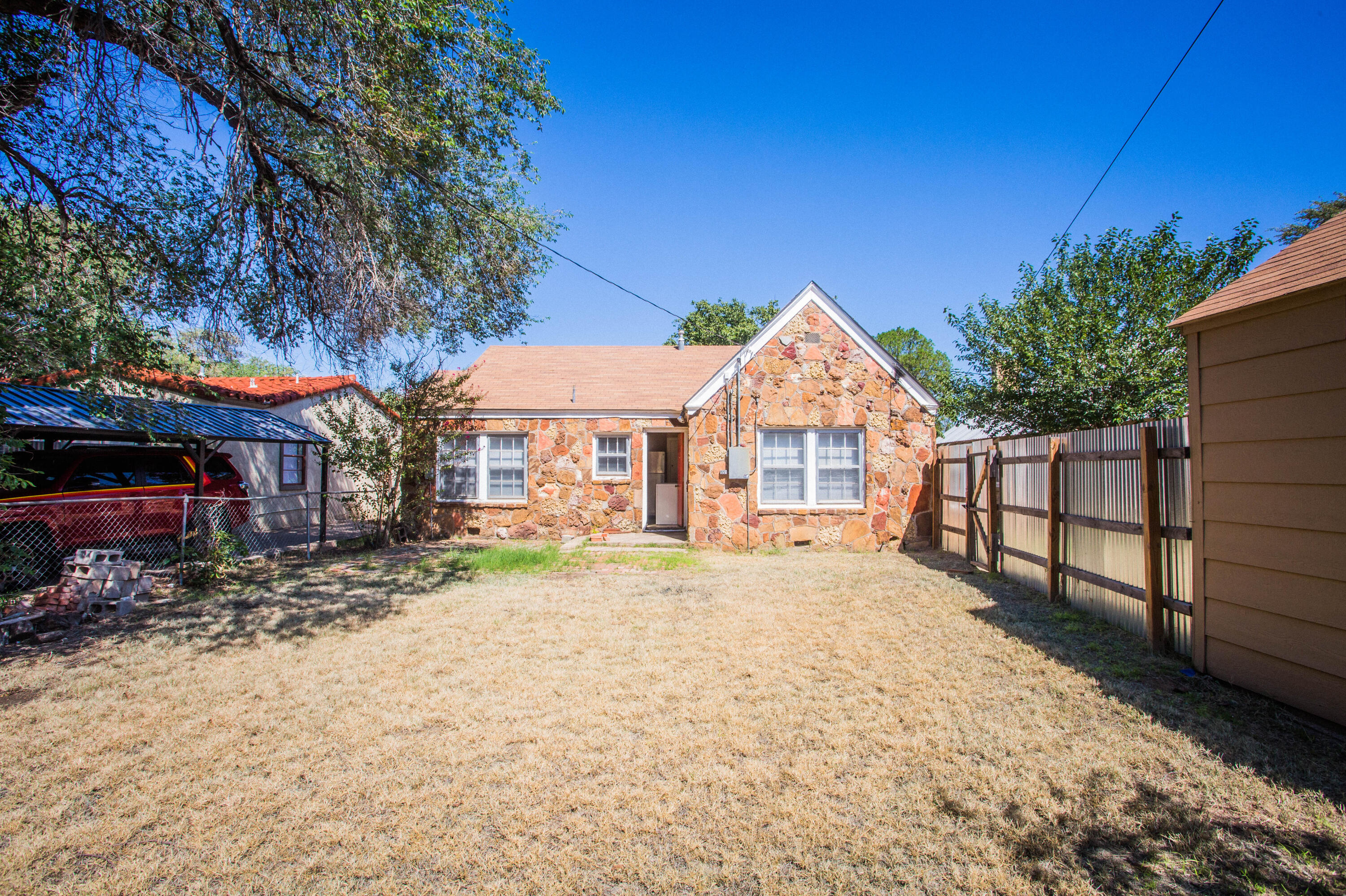 2507 26th Street, Unit FRONT Lubbock, TX 79410 - Photo 23 of 26 5V2A1021