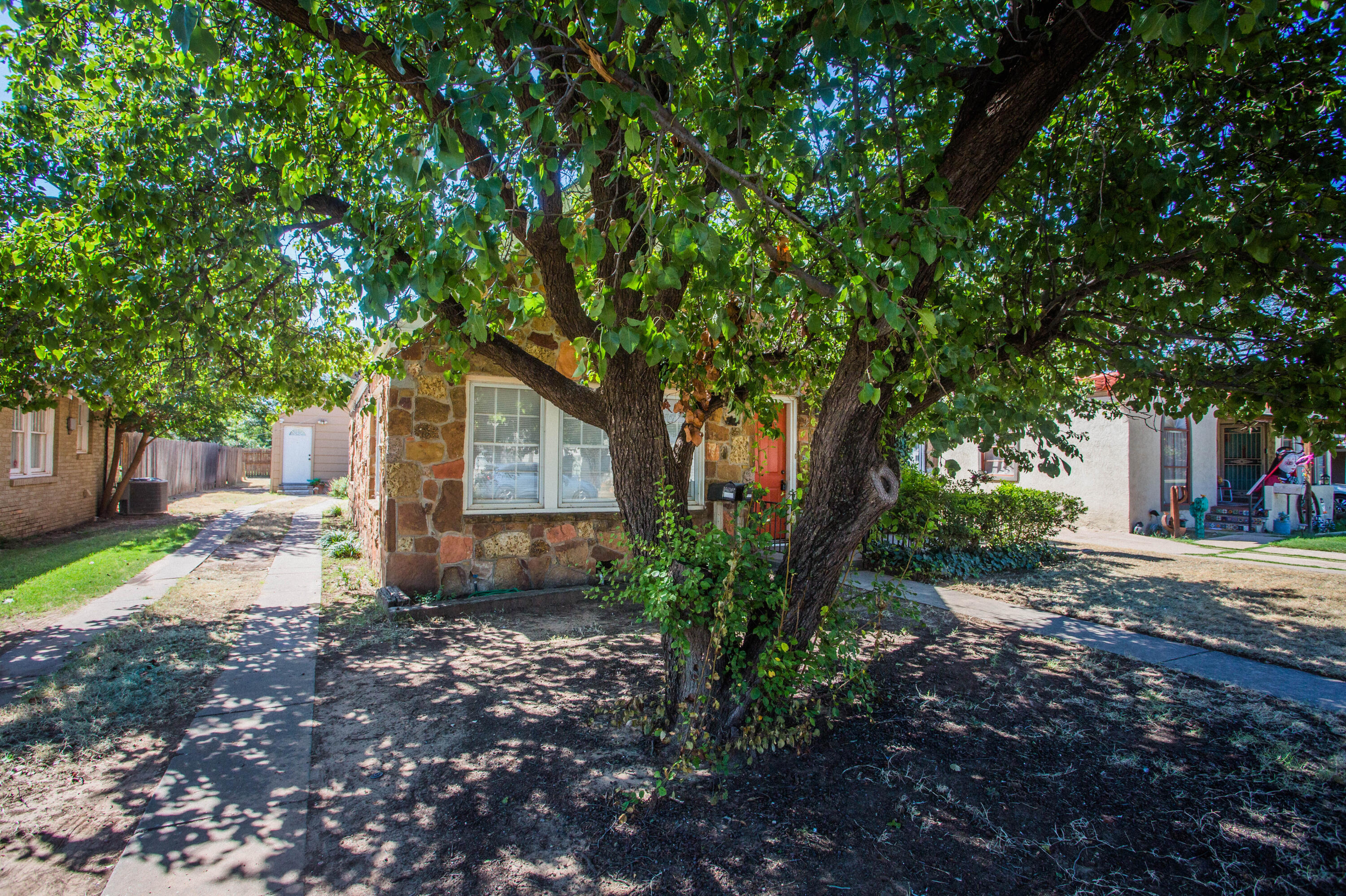 2507 26th Street, Unit FRONT Lubbock, TX 79410 - Photo 3 of 26 5V2A0991