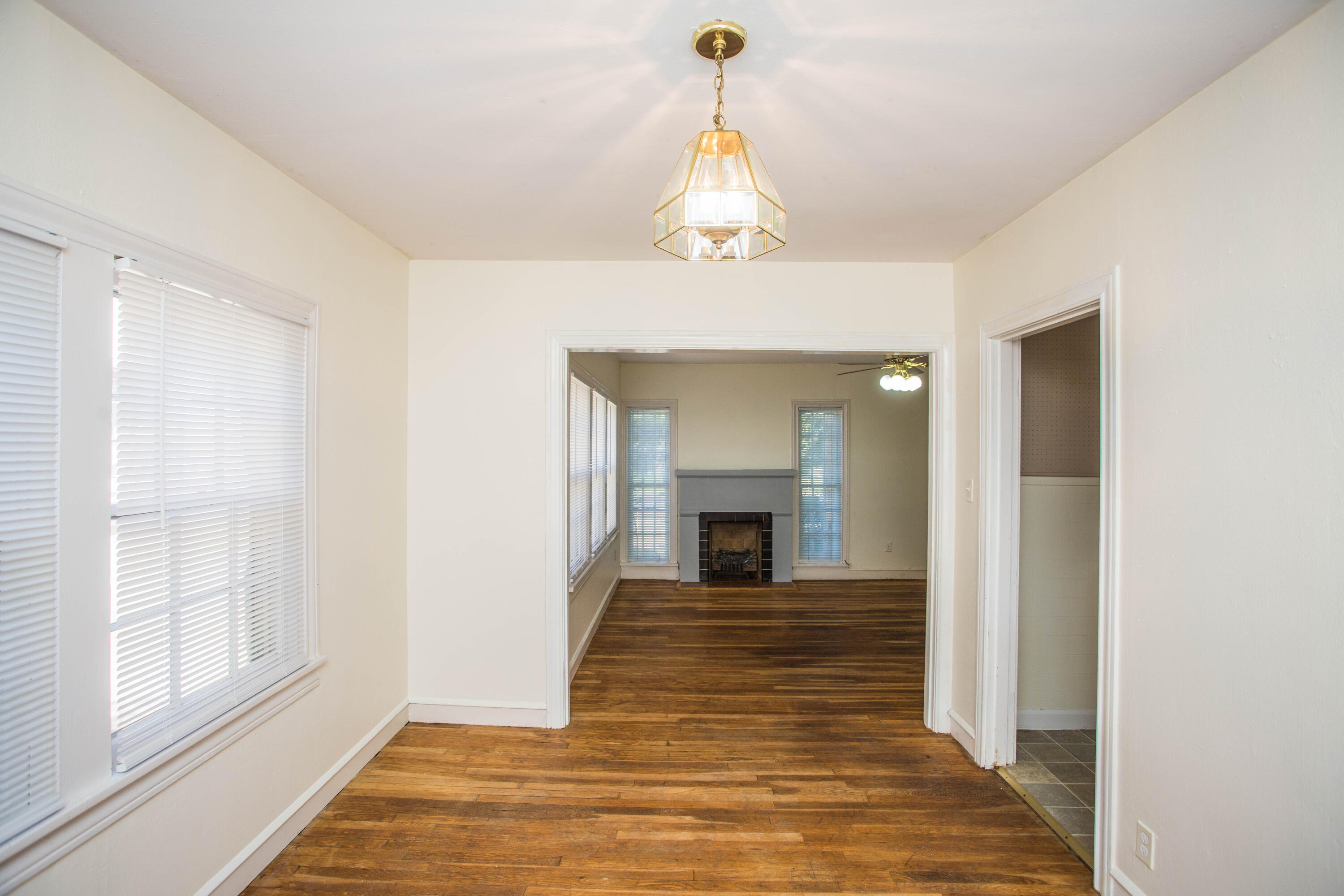 2507 26th Street, Unit FRONT Lubbock, TX 79410 - Photo 9 of 26 5V2A1007