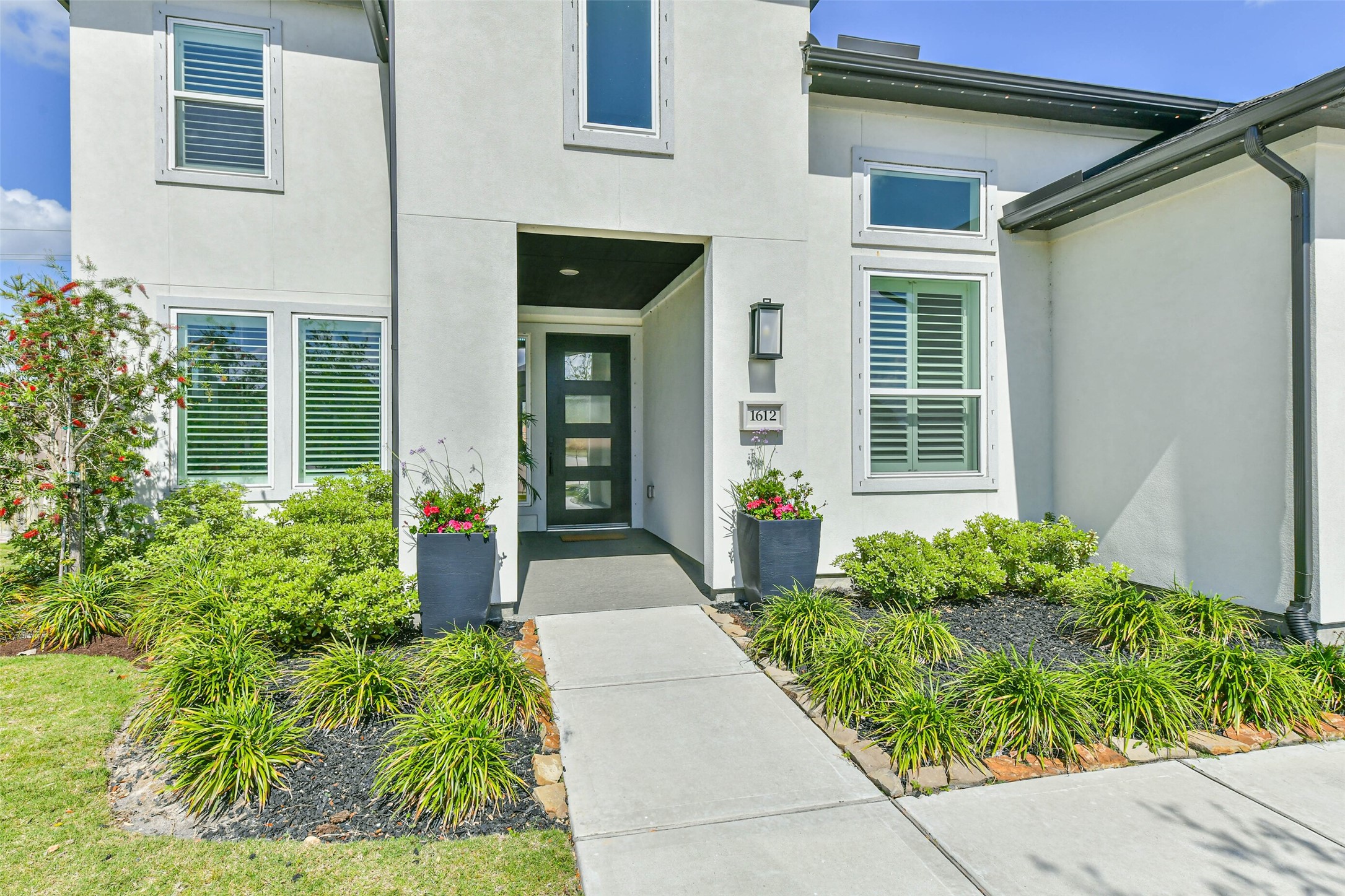 1612 Dayton Rdg Circle Friendswood, TX 77546 - Photo 7 of 50
