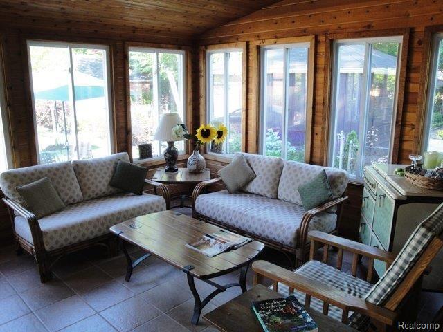 1209 Yorkshire Road Grosse Pointe, MI 48230 - Photo 12 of 14 3-Season Room