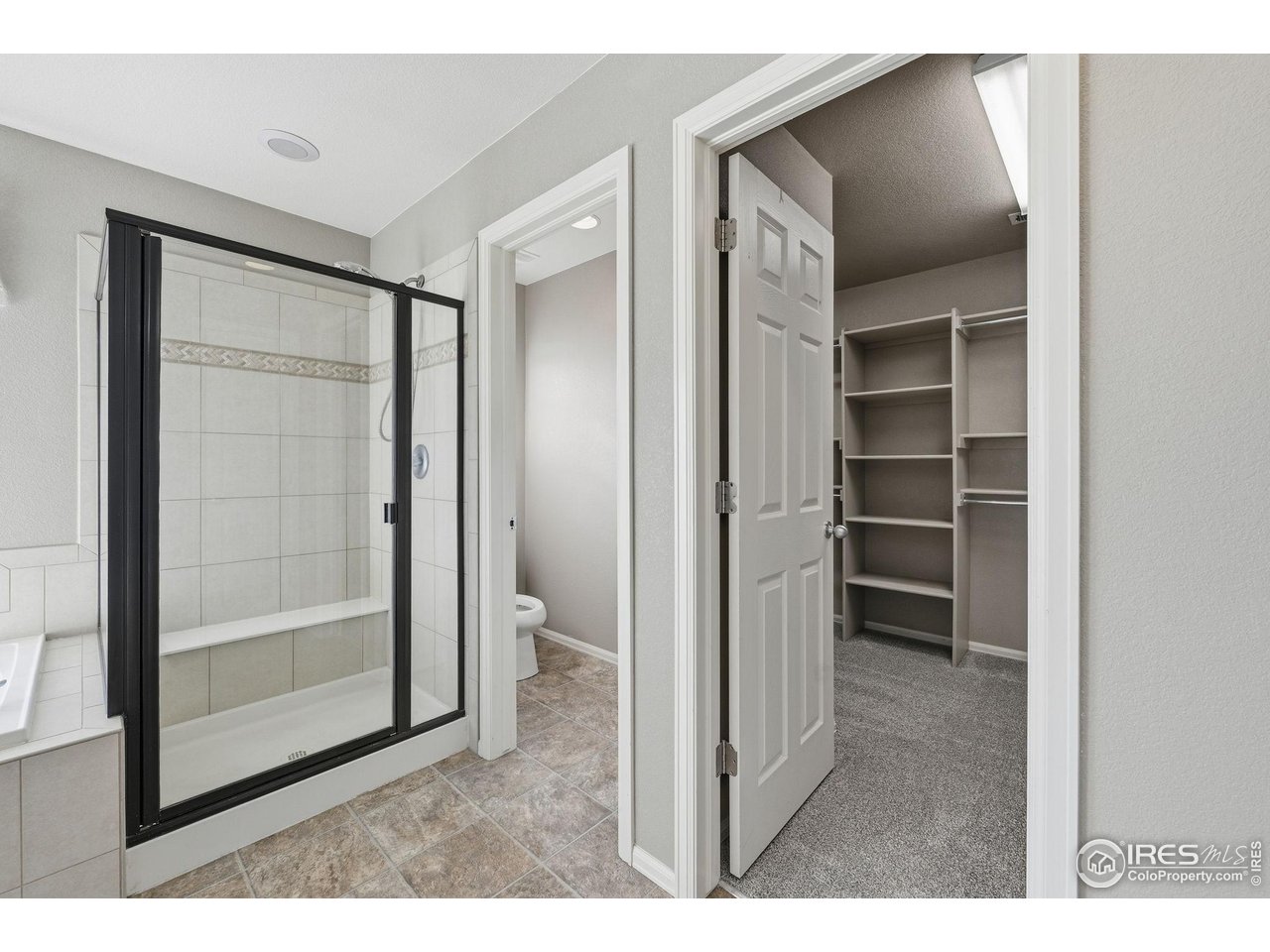 1555 Benfleet Court Windsor, CO 80550 - Photo 20 of 41 Primary 5-piece Bathroom