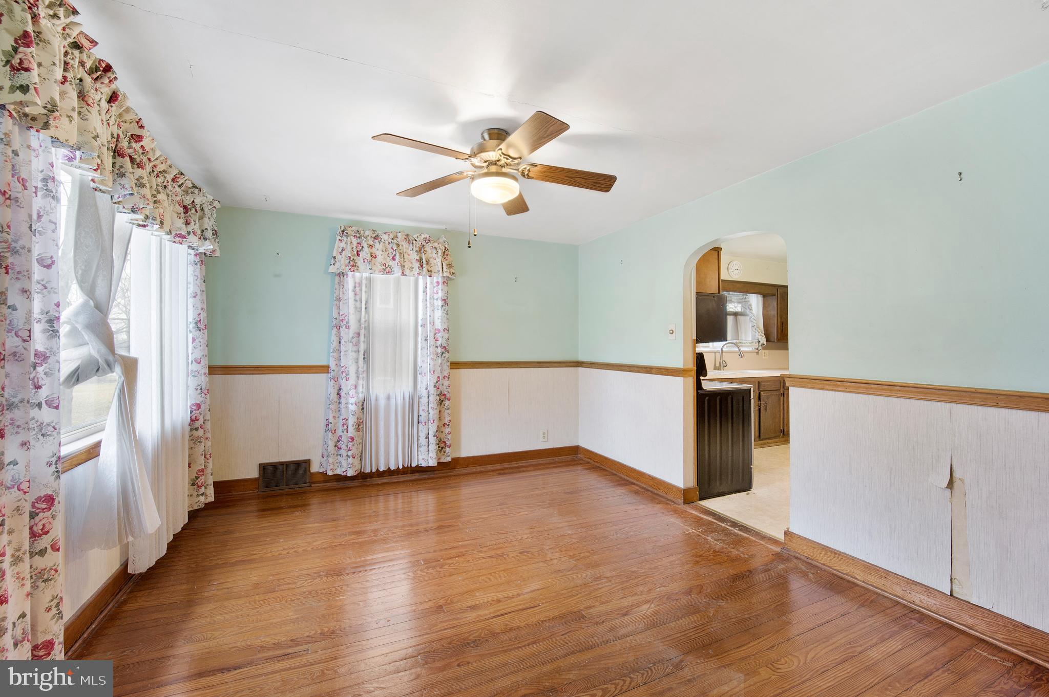 510 Park Road Spring City, PA 19475 - Photo 14 of 37 Dining Room