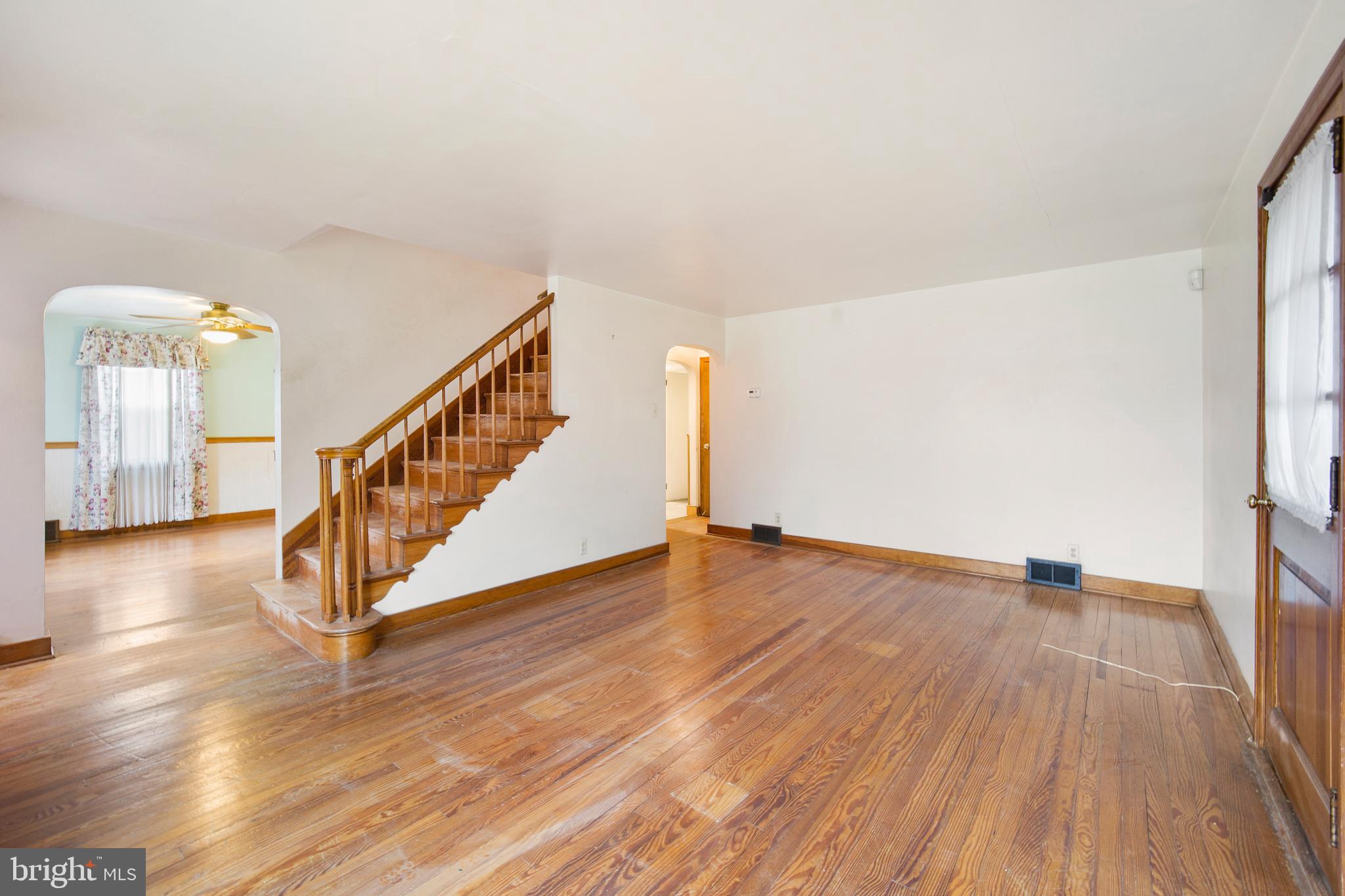 510 Park Road Spring City, PA 19475 - Photo 5 of 37 Living Room