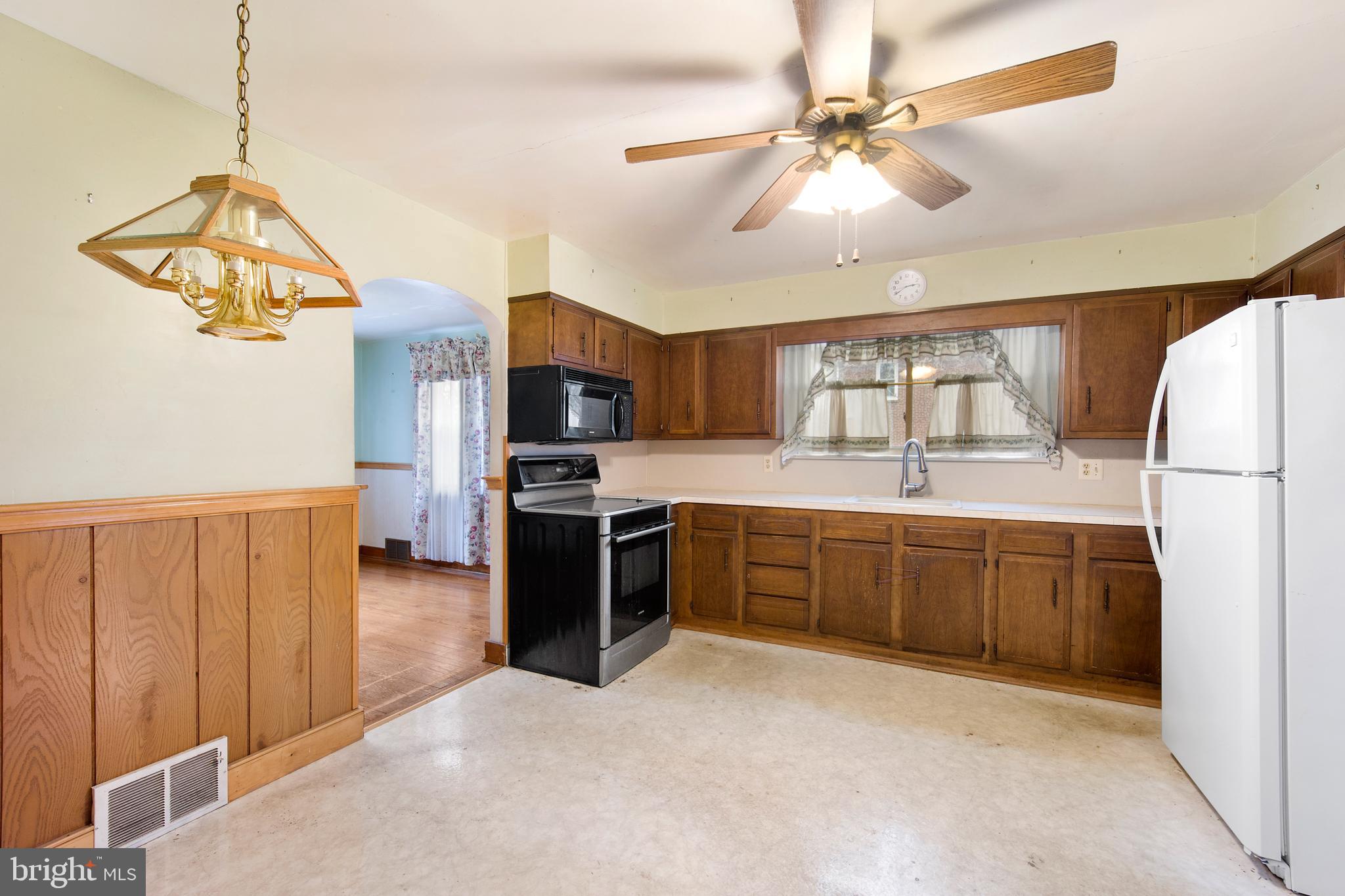 510 Park Road Spring City, PA 19475 - Photo 9 of 37 Kitchen