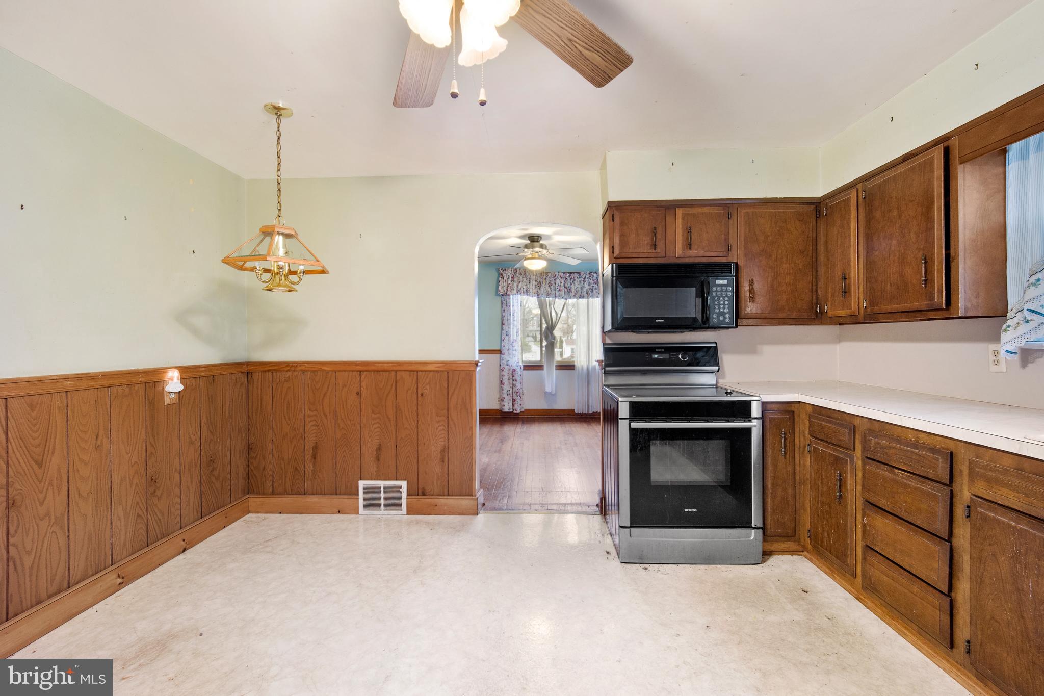 510 Park Road Spring City, PA 19475 - Photo 10 of 37 Kitchen