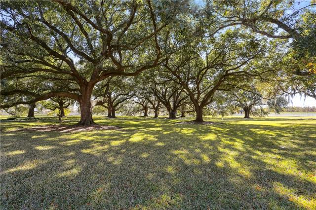 10 Pecan Grove Lane Meraux, LA 70075 - Photo 3 of 43