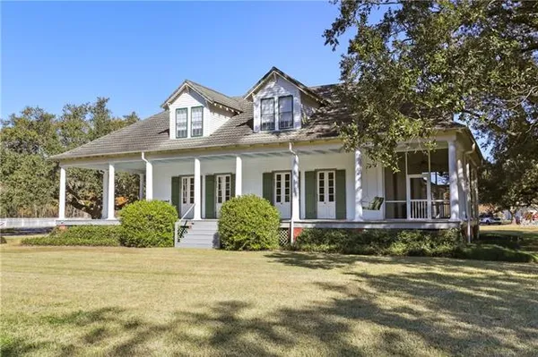 $750,000 | 10 Pecan Grove Lane, Meraux, LA 70075