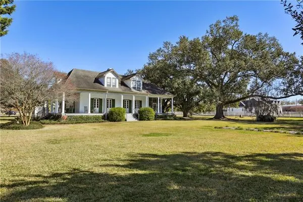 $750,000 | 10 Pecan Grove Lane, Meraux, LA 70075
