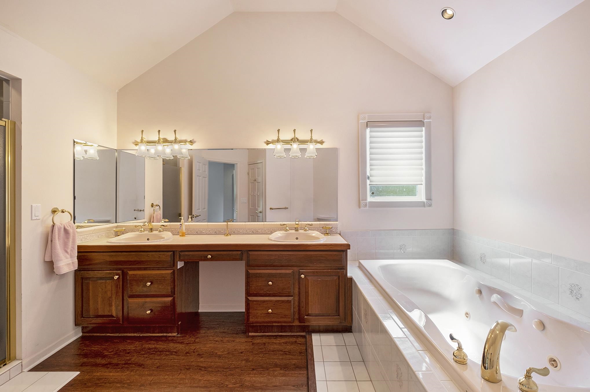 4335 South Genesee Road Grand Blanc, MI 48439 - Photo 19 of 47 50146604-d2c5a61e-2b23-4da7-b828-a2b3770d428f.JPG