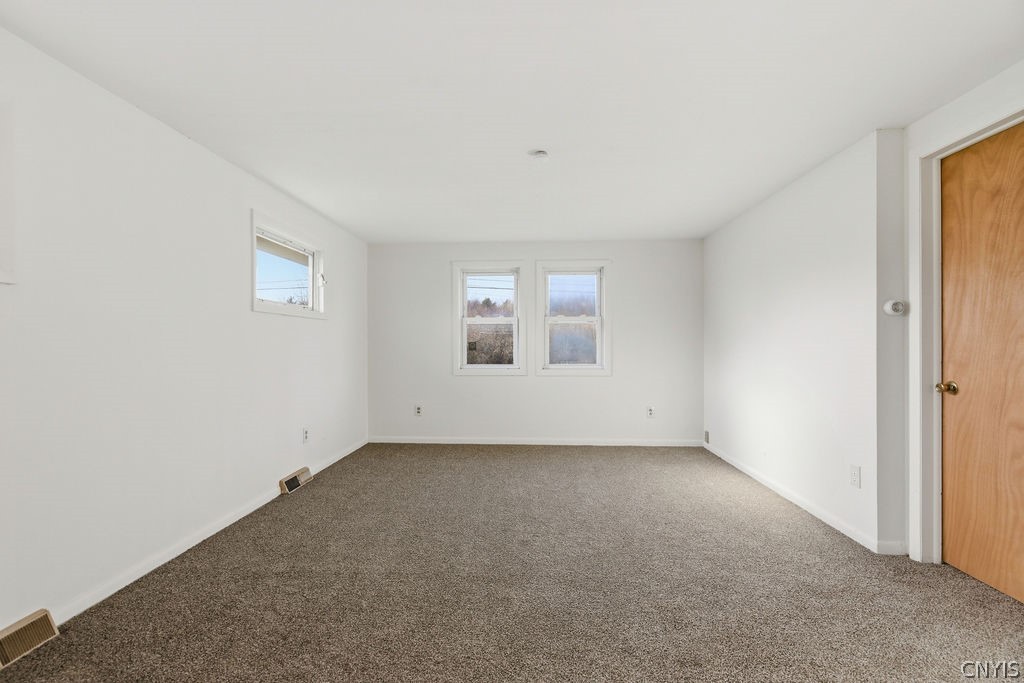 5180 Orangeport Road Clay, NY 13029 - Photo 19 of 47