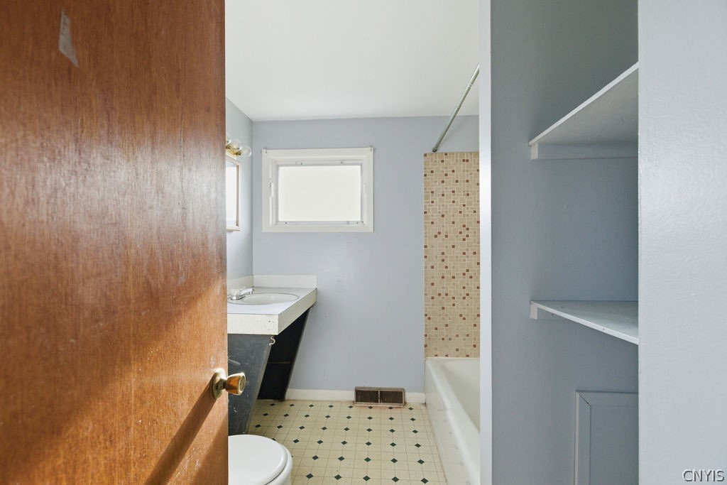 5180 Orangeport Road Clay, NY 13029 - Photo 23 of 47