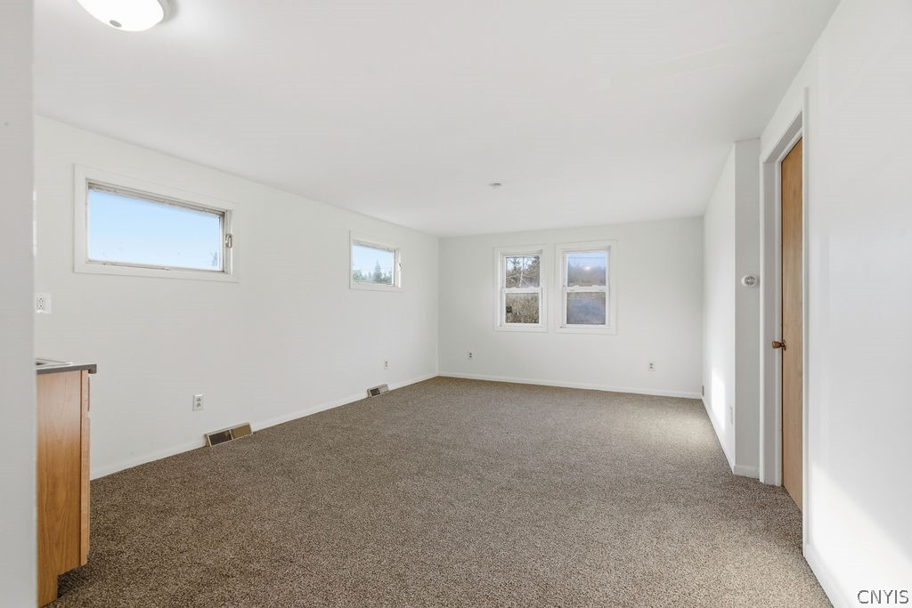 5180 Orangeport Road Clay, NY 13029 - Photo 28 of 47