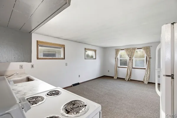 $349,900 | 5180 Orangeport Road, Clay, NY 13029