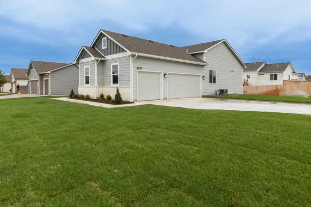 $343,000 | 5832 Forestor Drive, Park City, KS 67219