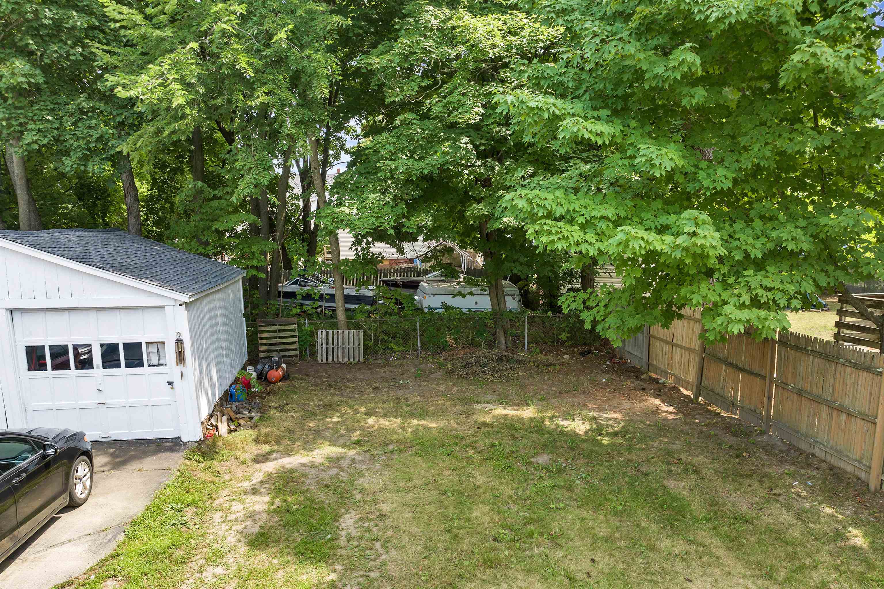 11 Leonard Street Rochester, NH 03867 - Photo 2 of 18
