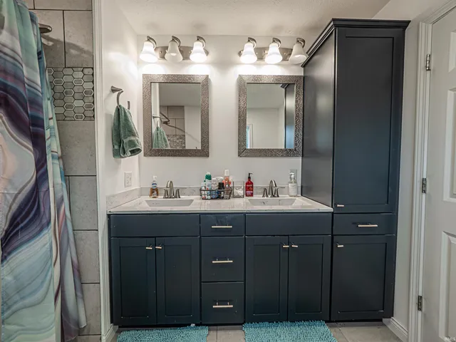 $480,000 | 1500 South Pelzer Road, Boonville, IN 47601