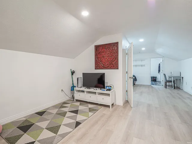 $480,000 | 1500 South Pelzer Road, Boonville, IN 47601