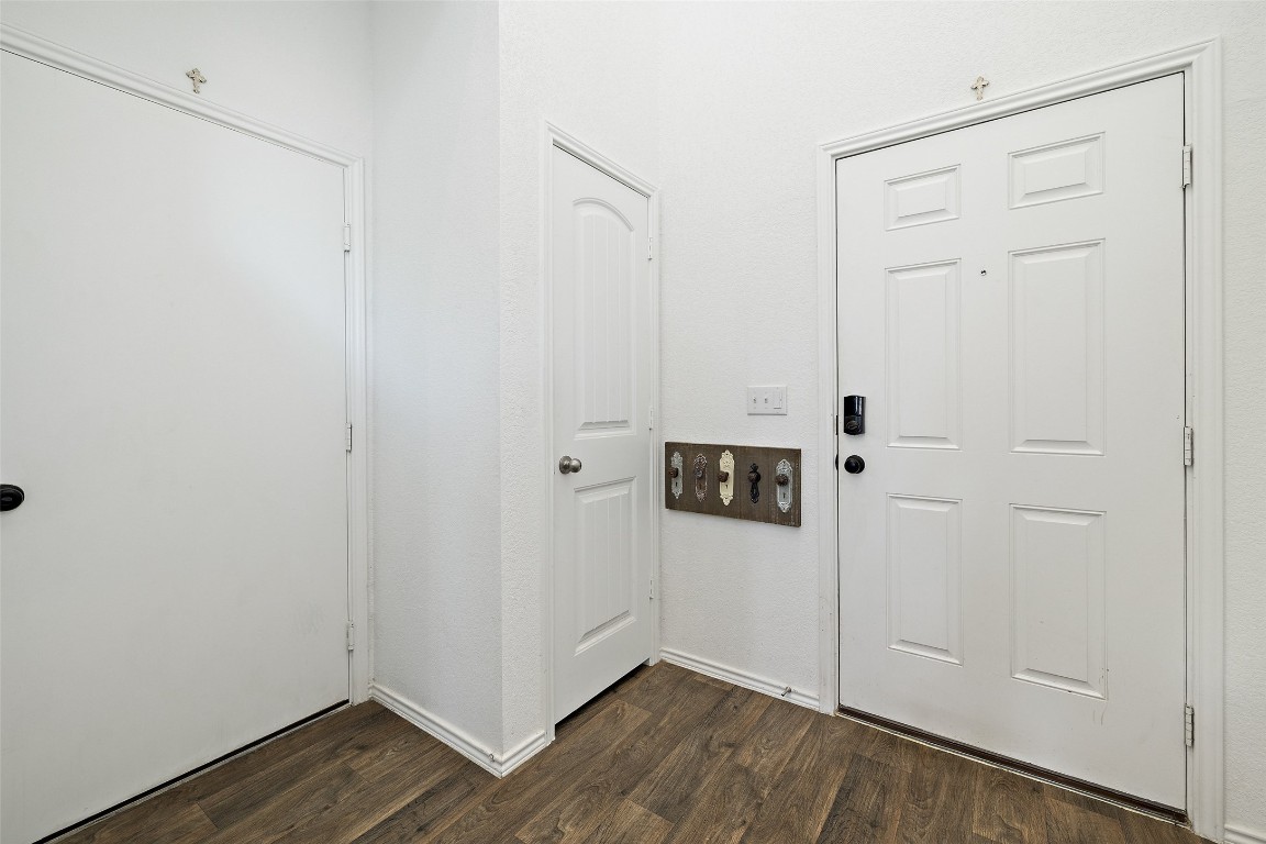 11801 Riprap Drive Manor, TX 78653 - Photo 7 of 40 a view of a livingroom with wooden floor