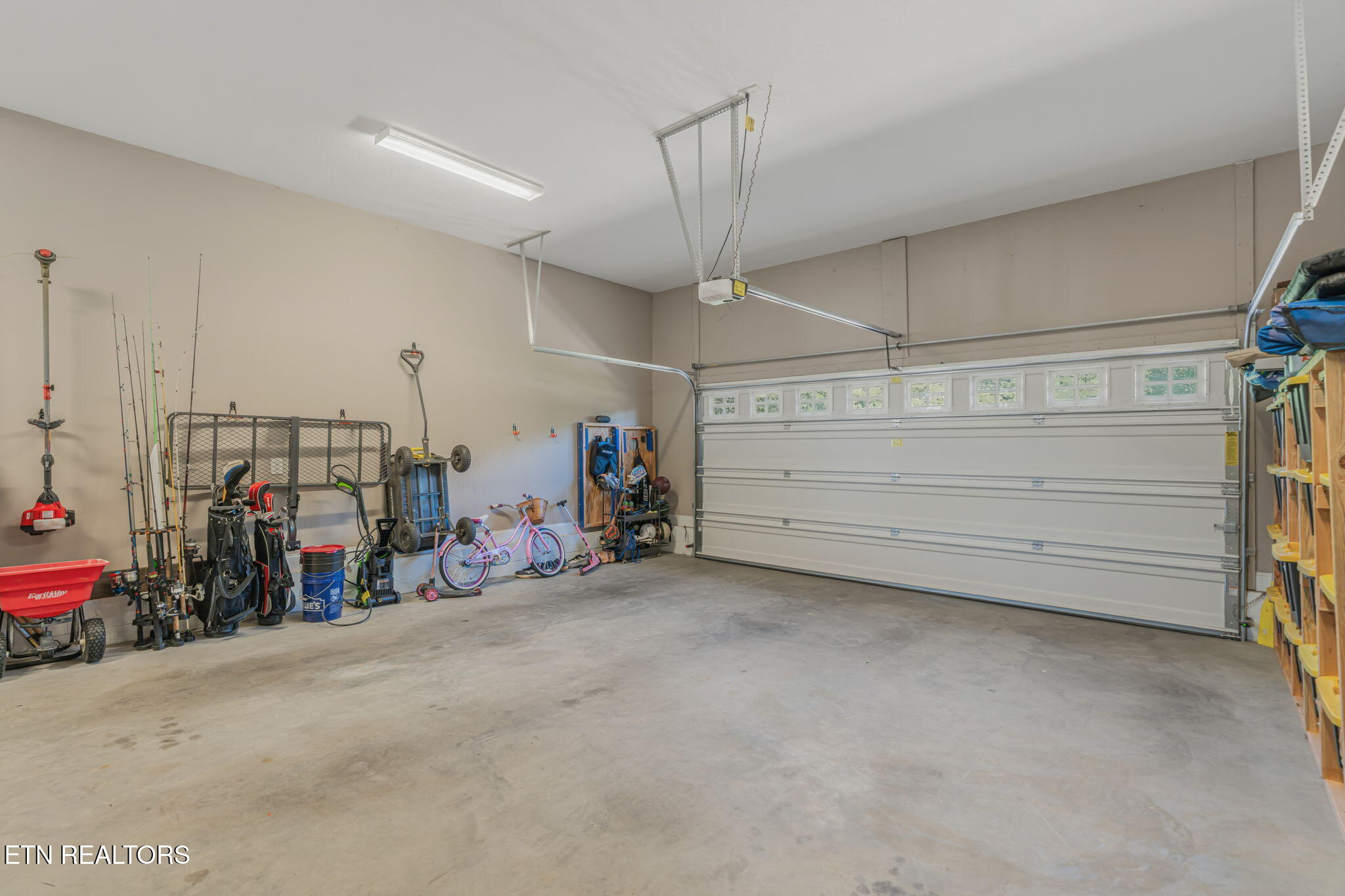99 Fallberry Street Oak Ridge, TN 37830 - Photo 24 of 60 2 Car Garage