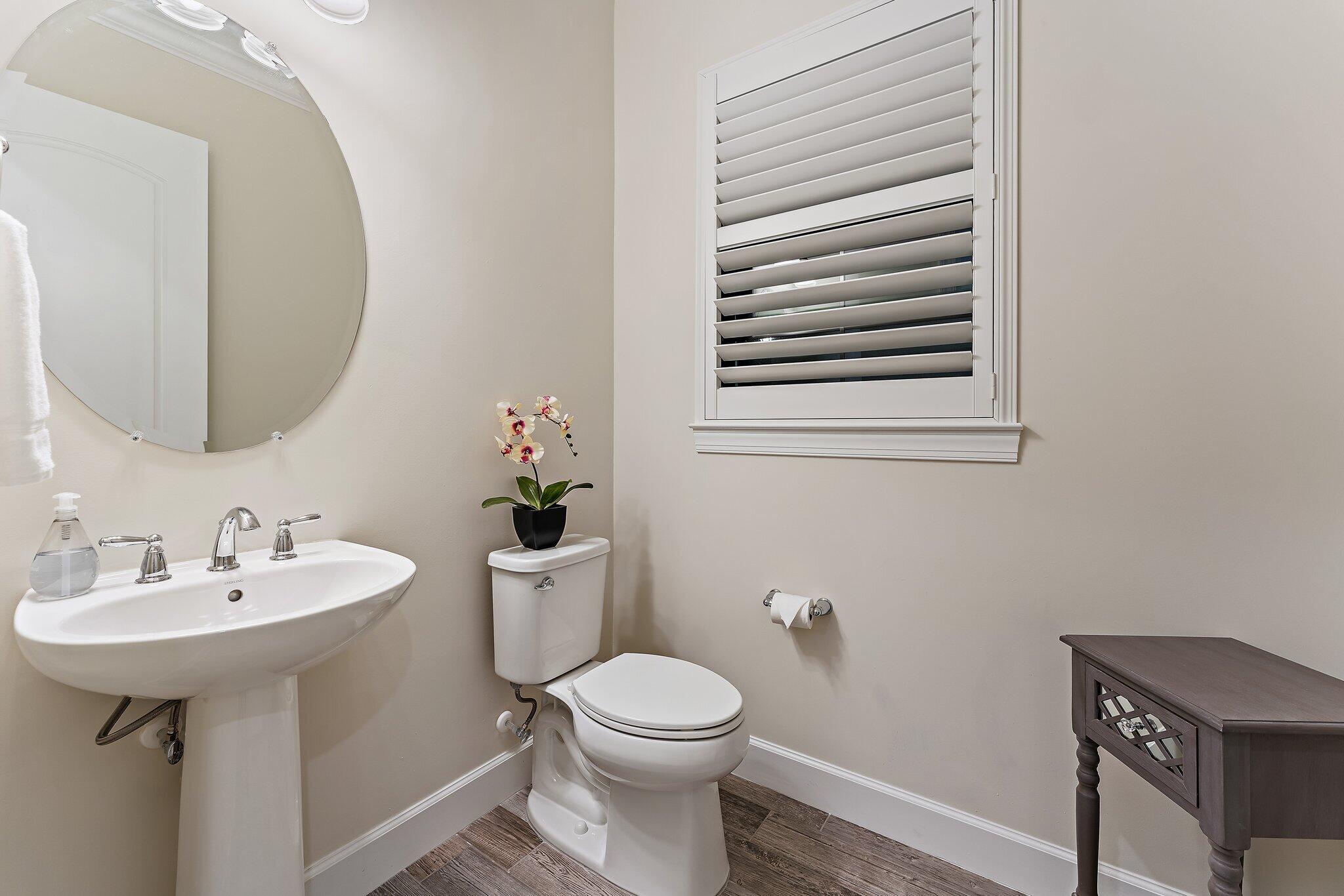 134 Indigo River Point Jupiter, FL 33478 - Photo 20 of 71 Powder Room