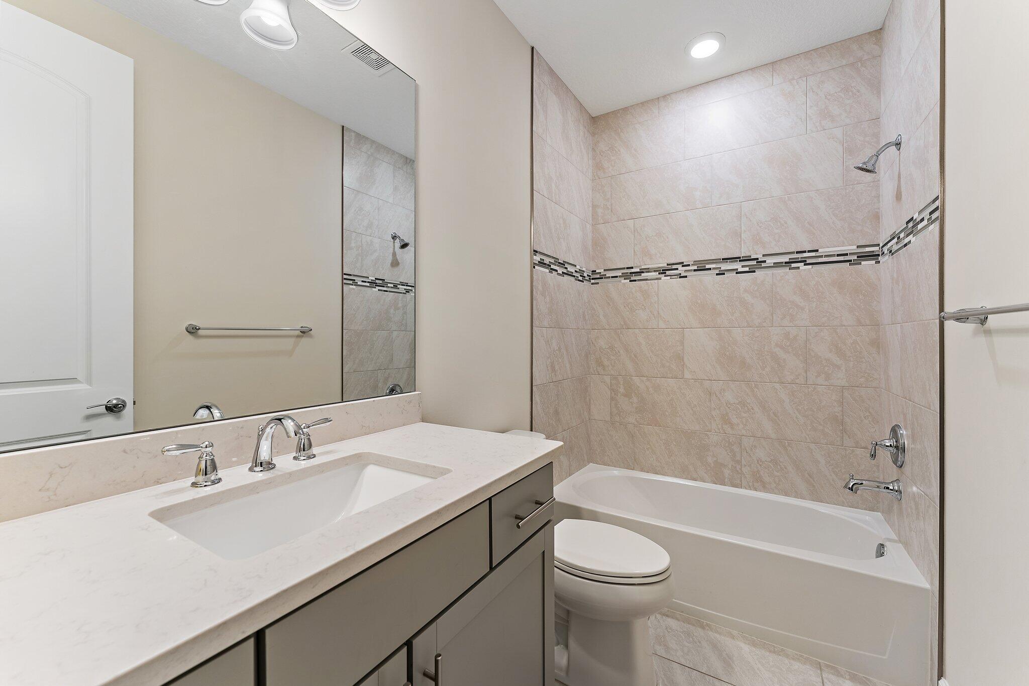 134 Indigo River Point Jupiter, FL 33478 - Photo 25 of 71 Guest Bath