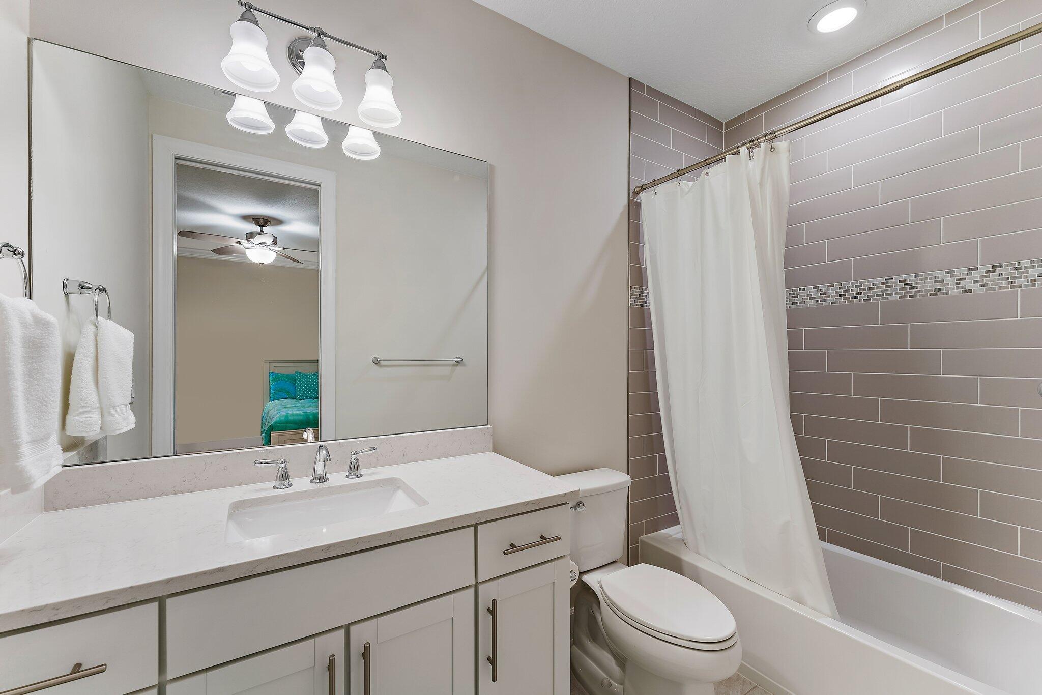 134 Indigo River Point Jupiter, FL 33478 - Photo 27 of 71 Guest Bath
