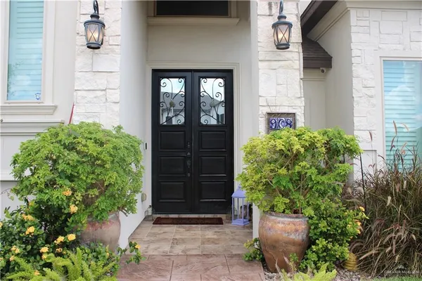 $549,900 | 908 West Iroquois Avenue, Pharr, TX 78577