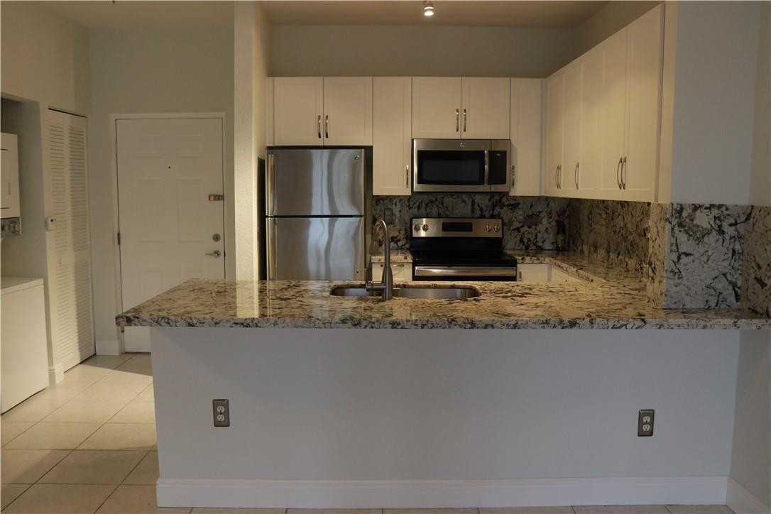75 Gulfstream Road, Unit 112 Dania Beach, FL 33004 - Photo 6 of 44 Photo 6