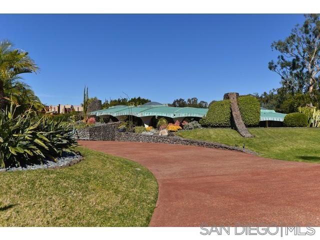 9805 Blackgold Road La Jolla, CA 92037 - Photo 3 of 32 a view of a yard