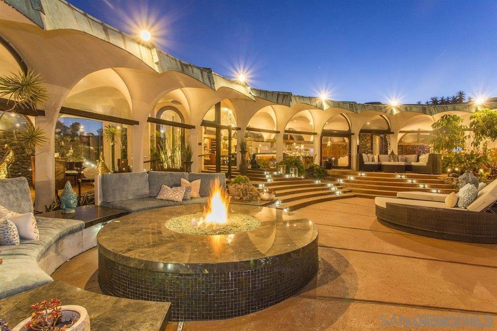 9805 Blackgold Road La Jolla, CA 92037 - Photo 32 of 32 a view of a swimming pool