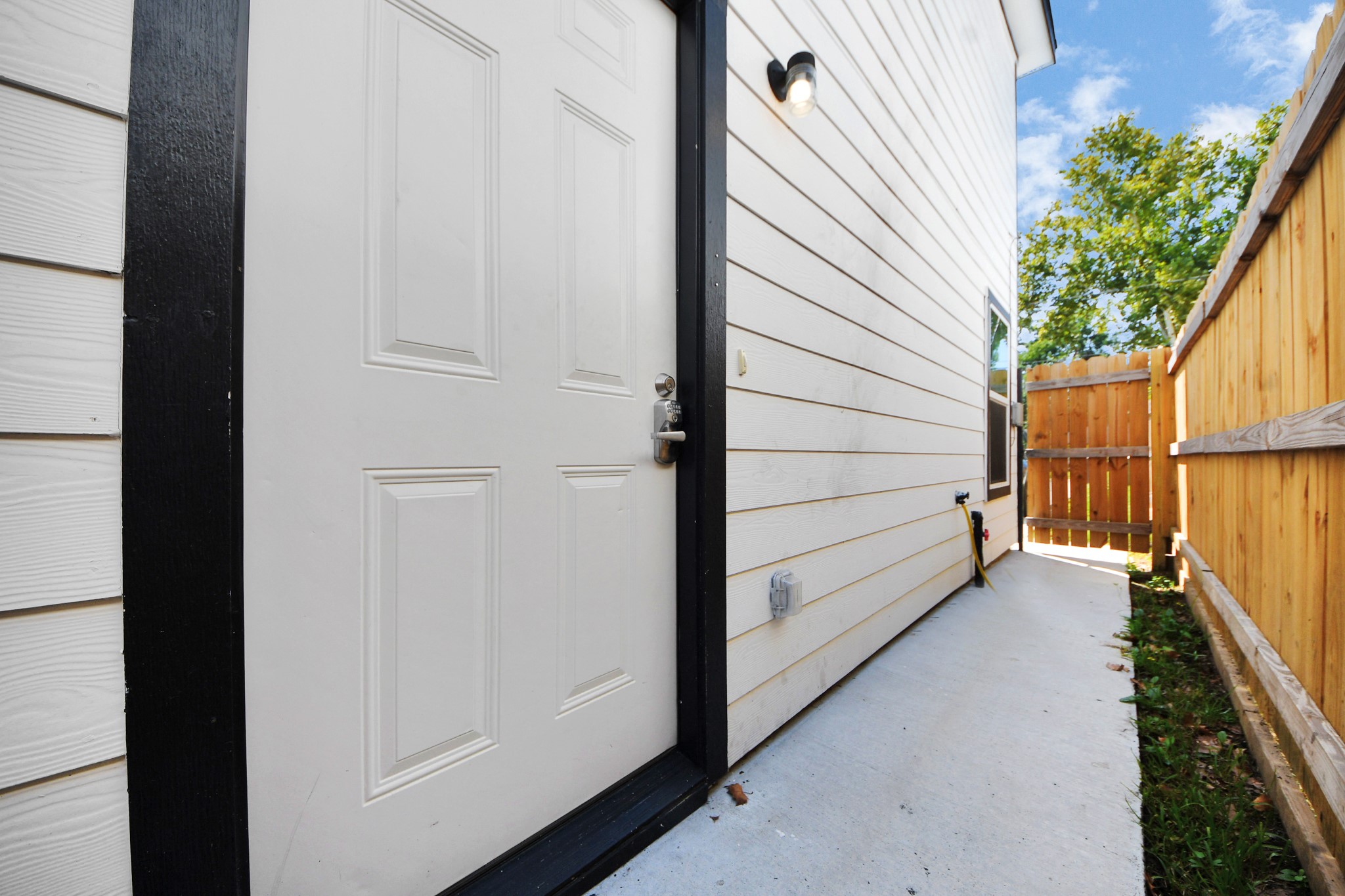 8125 Laura Koppe Road, Unit A Houston, TX 77028 - Photo 5 of 38