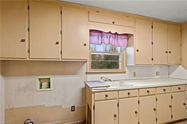 $199,900 | 3824 West Old Highway 64, Lexington, NC 27295