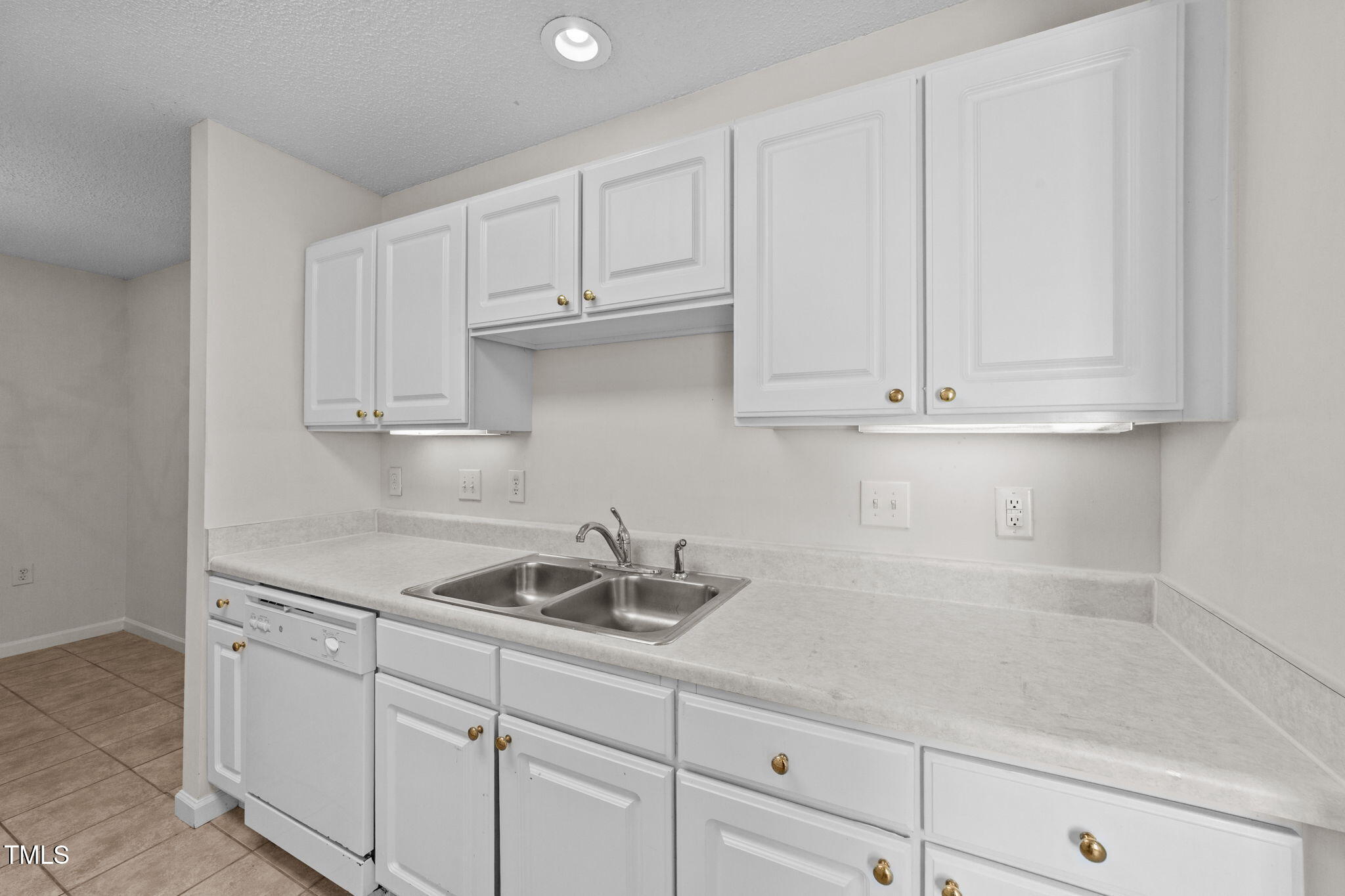 11370 Clubhaven Place, Unit 103 Raleigh, NC 27617 - Photo 16 of 38 30-web-or-mls-VB4A7328