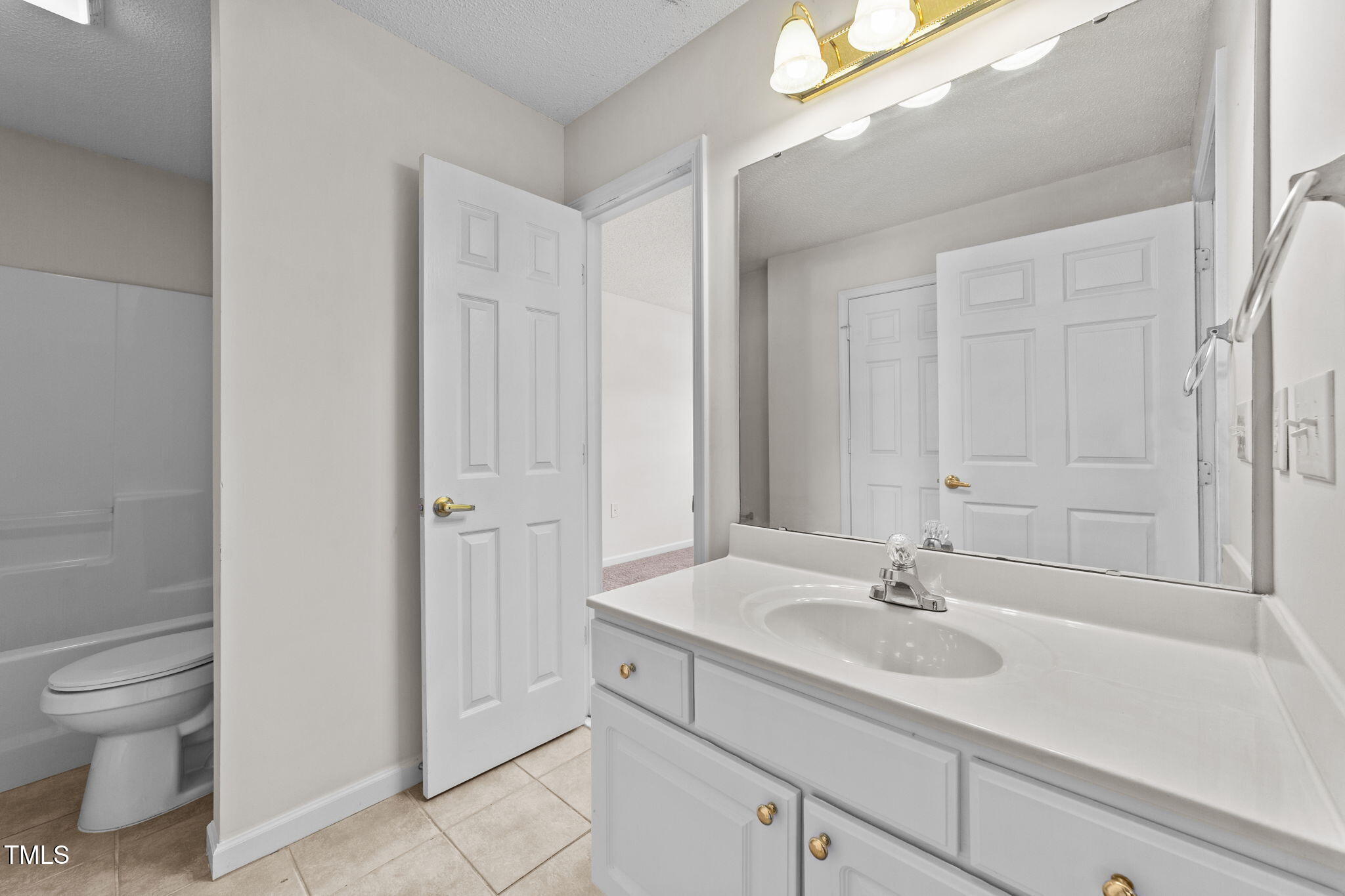 11370 Clubhaven Place, Unit 103 Raleigh, NC 27617 - Photo 23 of 38 17-web-or-mls-VB4A7259